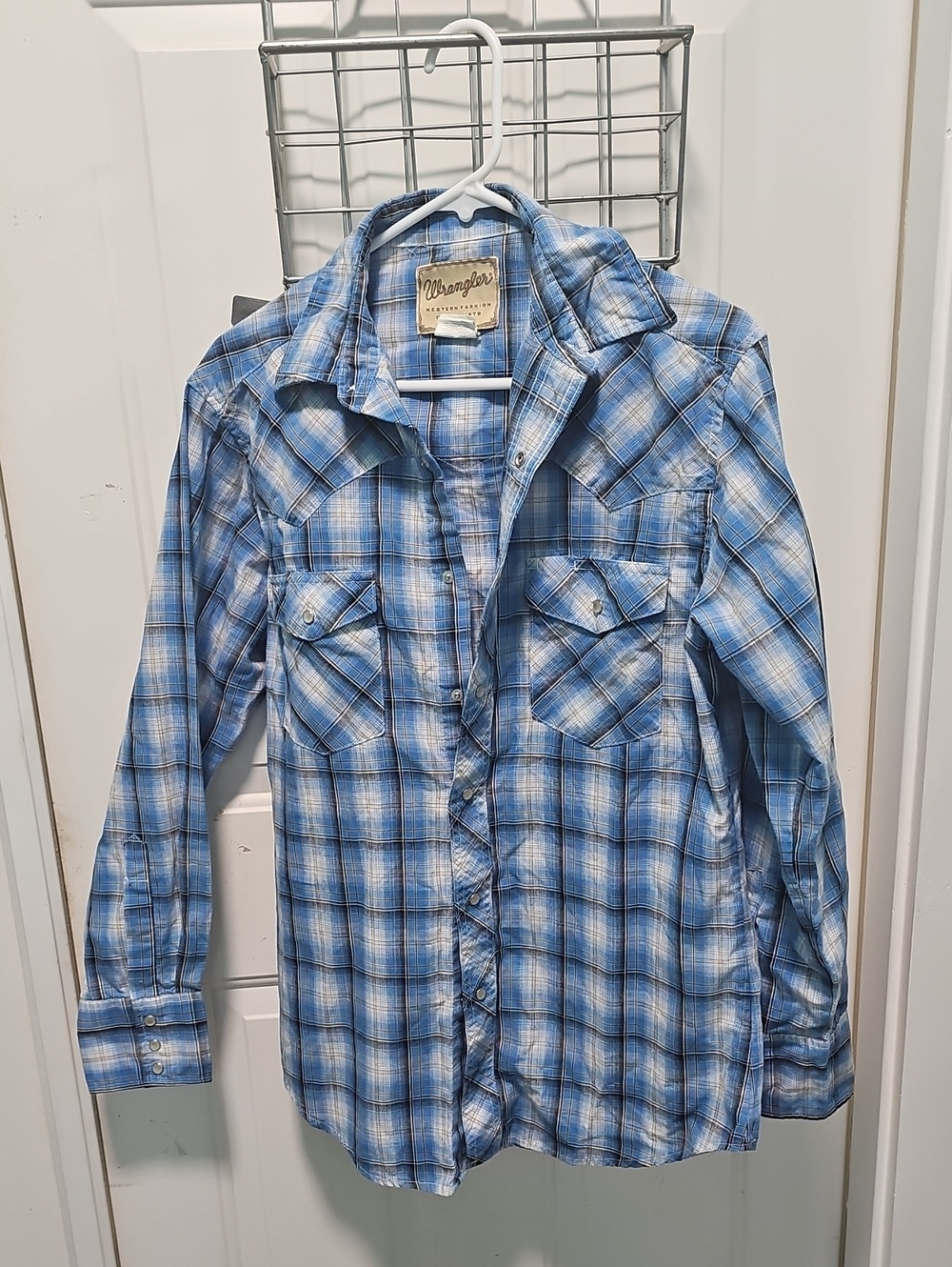 Wrangler Women's Light Blue Plaid Button-Down Western Shirt Size M